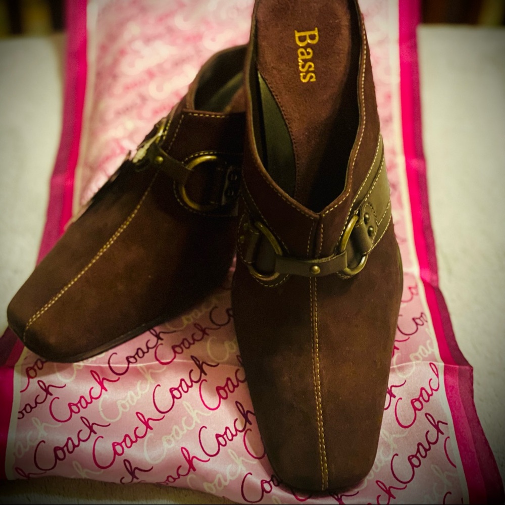 BASS 🐠 Cheryl Brown Suede Mule Pumps In Size 8 NWT